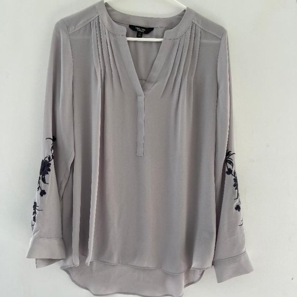 SIMPLY VERA EMBROIDERED SLEEVE BLOUSE SMALL - Picture 1 of 4